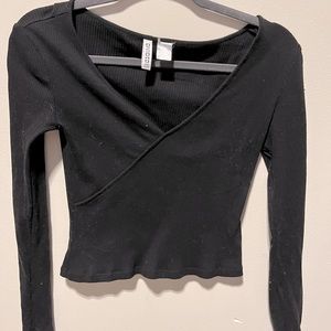 H&M Black Long Sleeve Crop Top